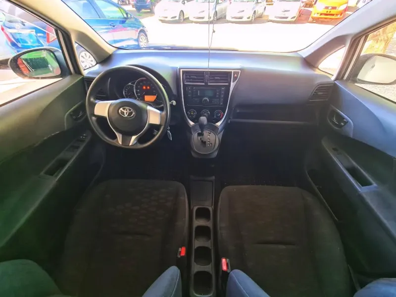 Toyota Ractis 2015 - foto 2