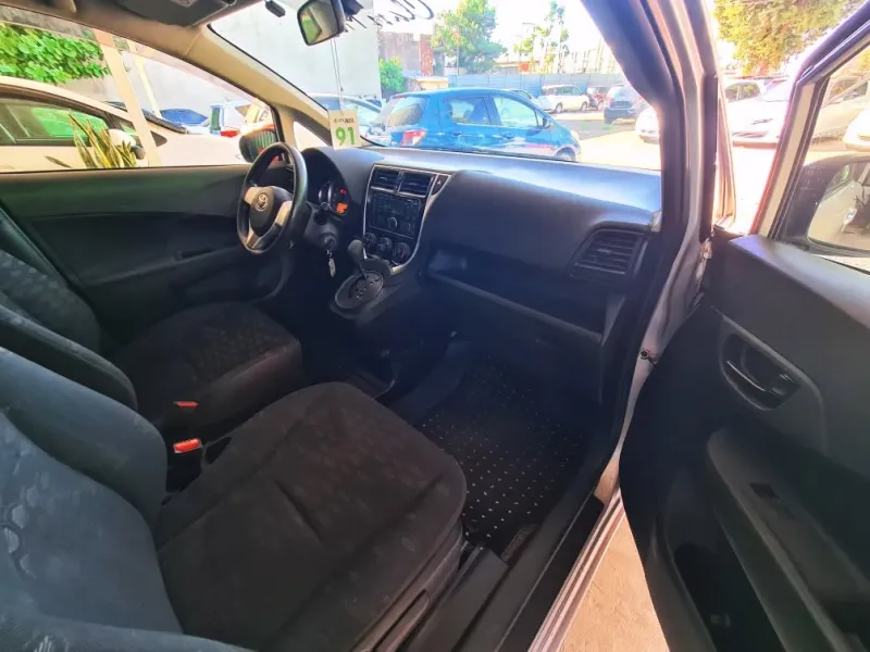 Toyota Ractis 2015 - foto 3