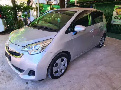 Toyota Ractis 2015 - Foto 4