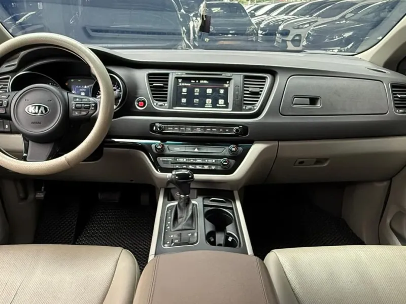 Kia Carnival 2015 - foto 2