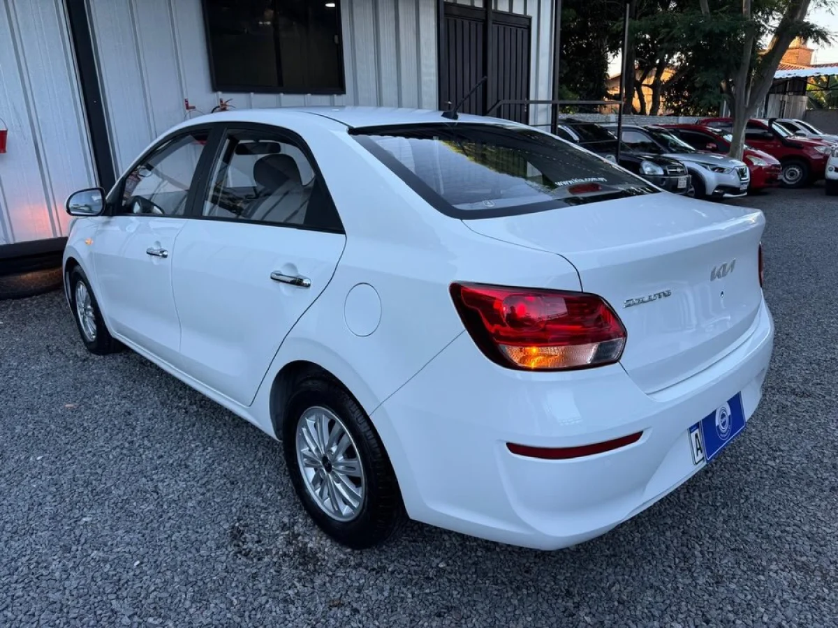 Kia Soluto 2022