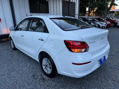 Kia Soluto 2022 - Foto 1