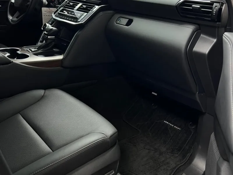 Toyota Land Cruiser 2025 - foto 3