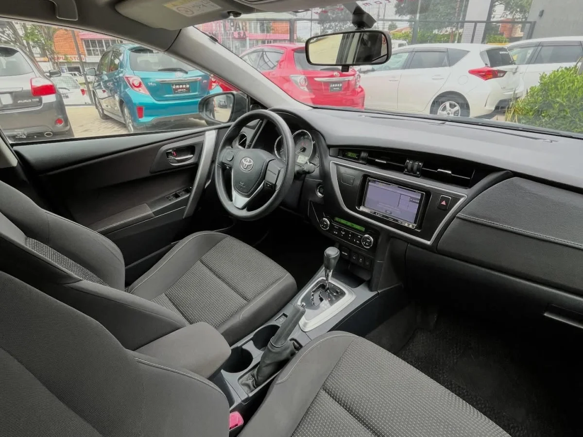 Toyota Auris 2010 - foto 3