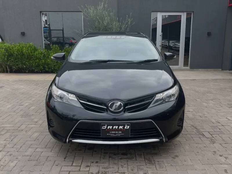 Toyota Auris 2010 - foto 1