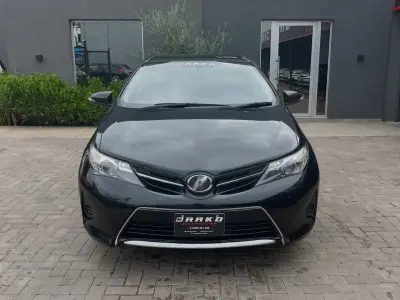 Toyota Auris 2010 - Foto 1