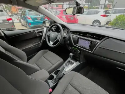 Toyota Auris 2010 - Foto 3