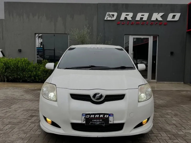 Toyota Auris 2008 - foto 1