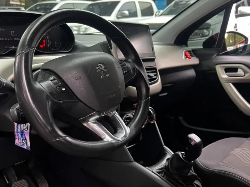 Vendo Peugeot 2008 2018 - foto 2