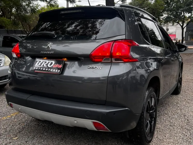 Vendo Peugeot 2008 2018 - foto 3