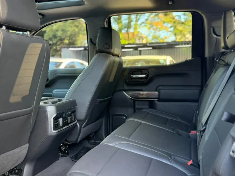 Vendo Chevrolet Silverado 2021 - foto 2