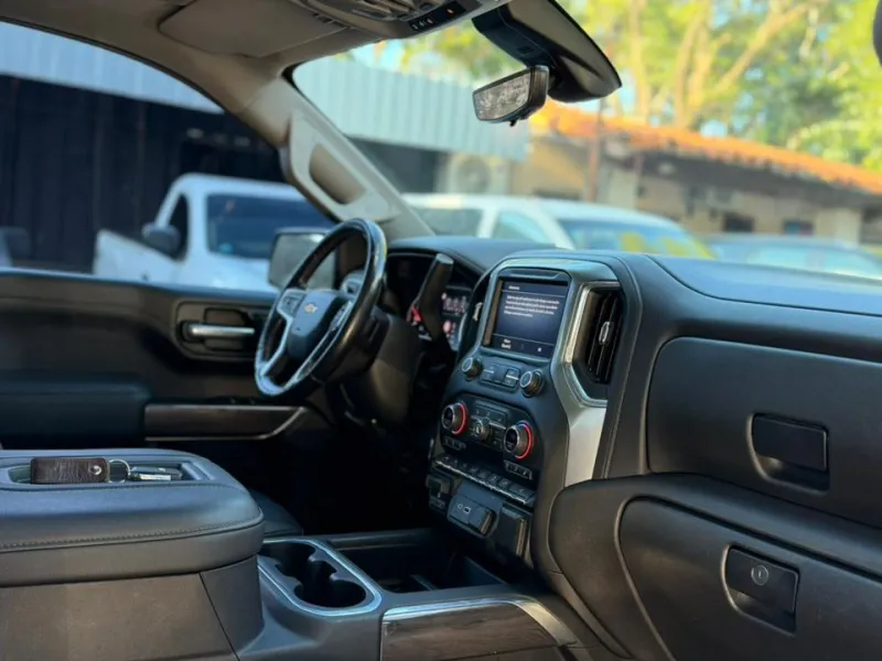 Vendo Chevrolet Silverado 2021 - foto 3