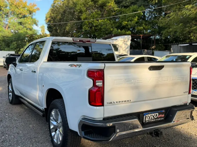 Vendo Chevrolet Silverado 2021 - foto 4