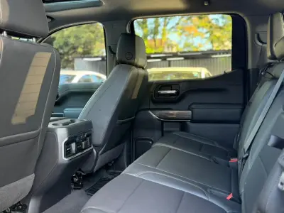 Chevrolet Silverado 2021 - Foto 2