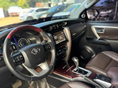 Toyota Fortuner 2020 - Foto 3