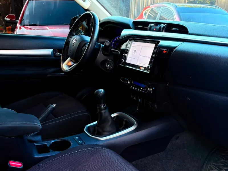 Vendo Toyota Hilux 2021 - foto 4