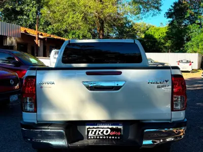 Toyota Hilux 2021 - Foto 6