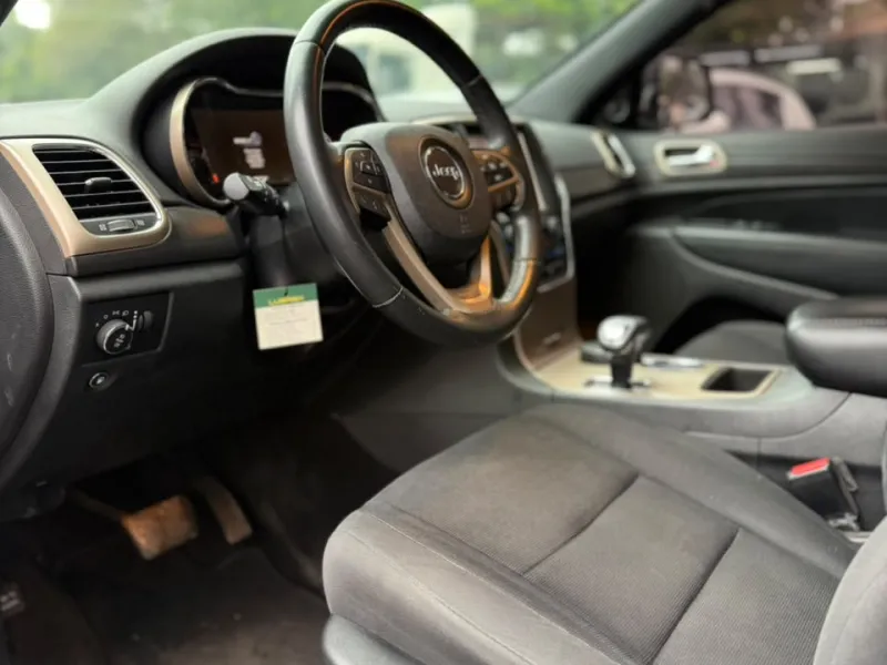 Vendo Jeep Grand Cherokee 2015 - foto 2