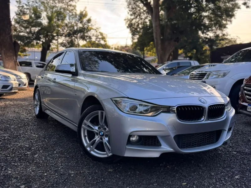 Vendo BMW 316i 2015 - foto 1