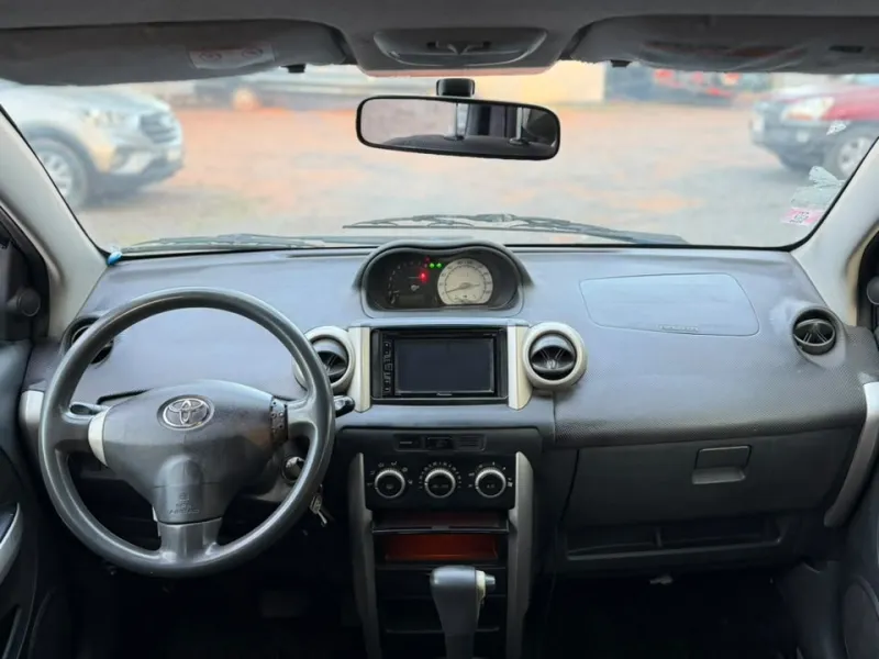 Toyota IST 2004 - foto 2