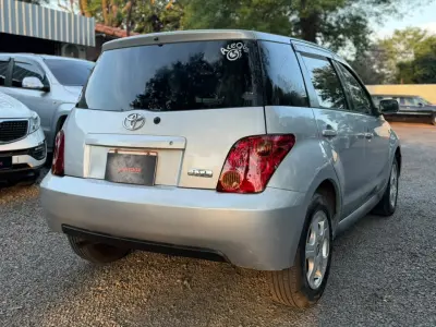 Toyota IST 2004 - Foto 4