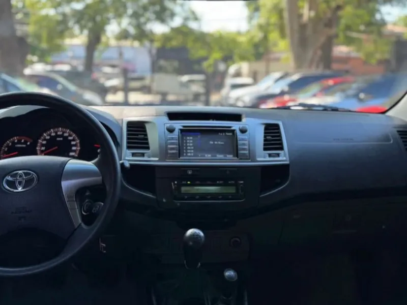 Toyota Hilux 2015 - foto 4