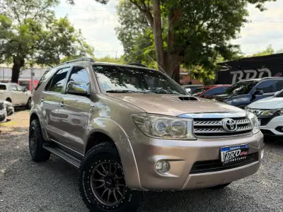 Toyota Fortuner 2010 - Foto 4