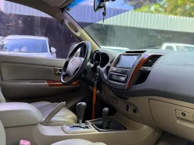 Toyota Fortuner 2010 - Foto 6