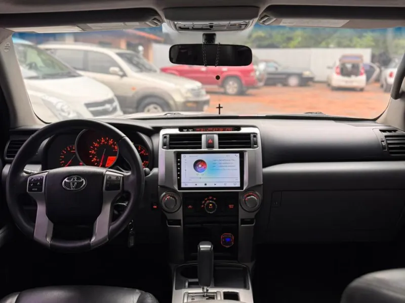 Toyota 4 Runner 2011 - foto 4