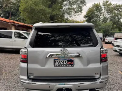 Toyota 4 Runner 2011 - Foto 2