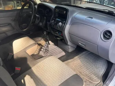 NISSAN Frontier 2015 - Foto 2
