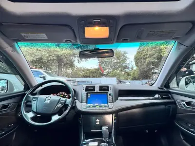 Toyota Crown 2008 - Foto 3