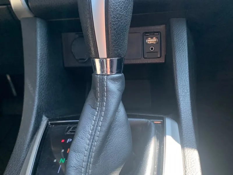 Vendo Toyota Corolla LE 2018 Financiación Propia - foto 2