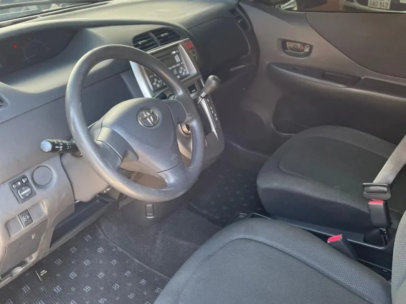 Toyota Ractis 2010 - foto 6