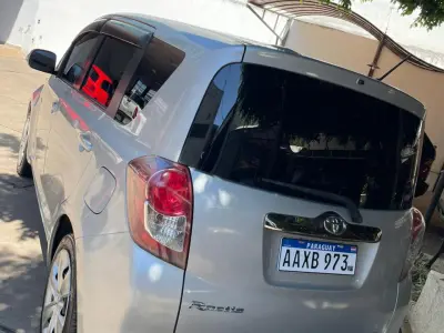 Toyota Ractis 2010 - Foto 4