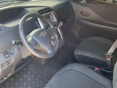 Toyota Ractis 2010 - Foto 6