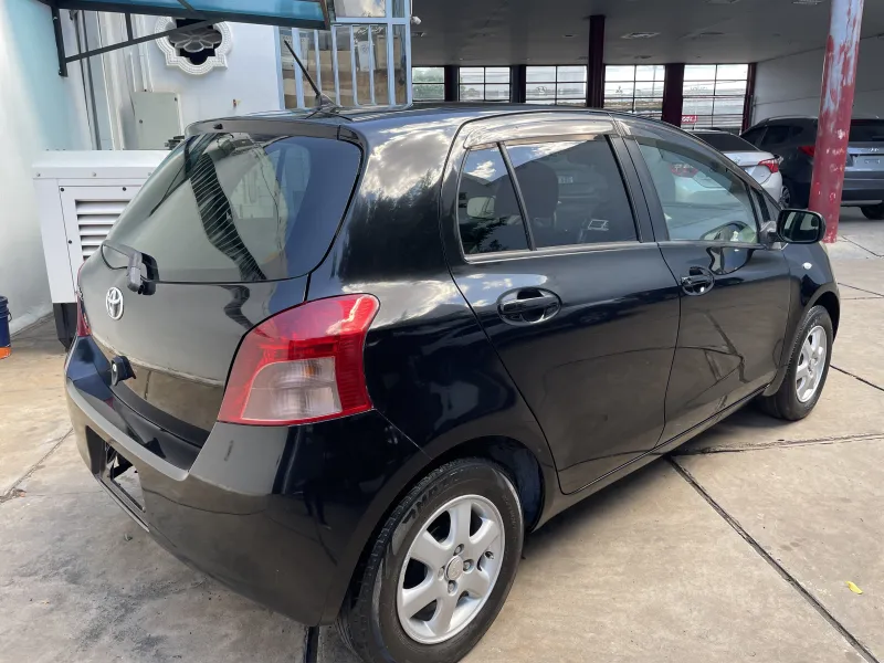 Toyota Vitz 2007 - foto 2
