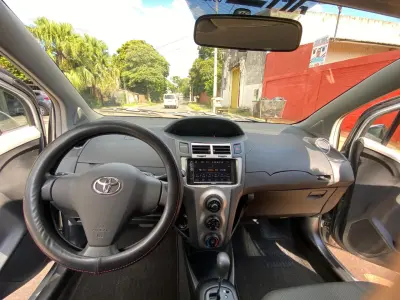 Toyota Vitz 2010 - Foto 4