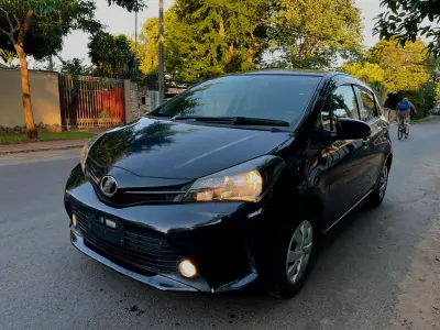 Toyota Vitz 2014 - Foto 1