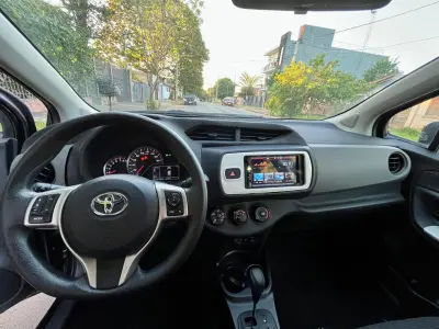 Toyota Vitz 2014 - Foto 2