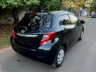 Toyota Vitz 2014 - Foto 4