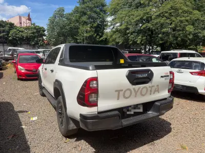 Toyota Hilux 2022 - Foto 5