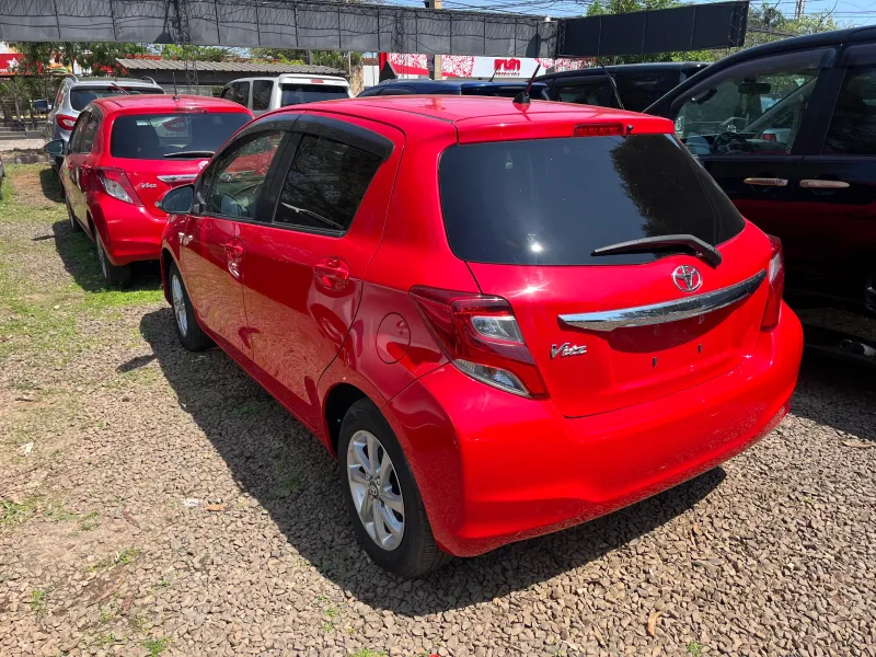 Toyota Vitz 2014 - foto 3