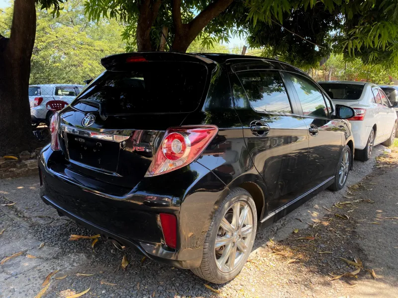 Toyota Vitz 2011 - foto 3