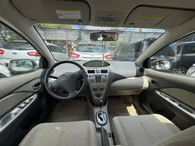 Toyota Belta 2008 - Foto 3