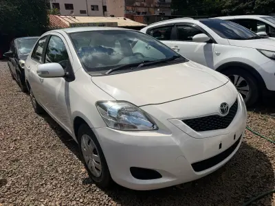 Toyota Belta 2008 - Foto 1