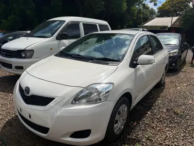 Toyota Belta 2008 - Foto 4