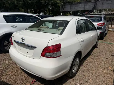 Toyota Belta 2008 - Foto 6