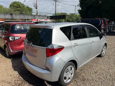 Toyota Ractis 2012 - Foto 2