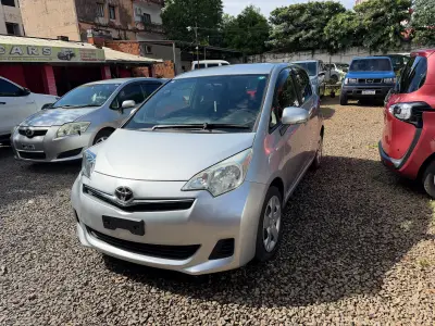 Toyota Ractis 2012 - Foto 3